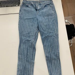 American Eagle Stripped Jeans